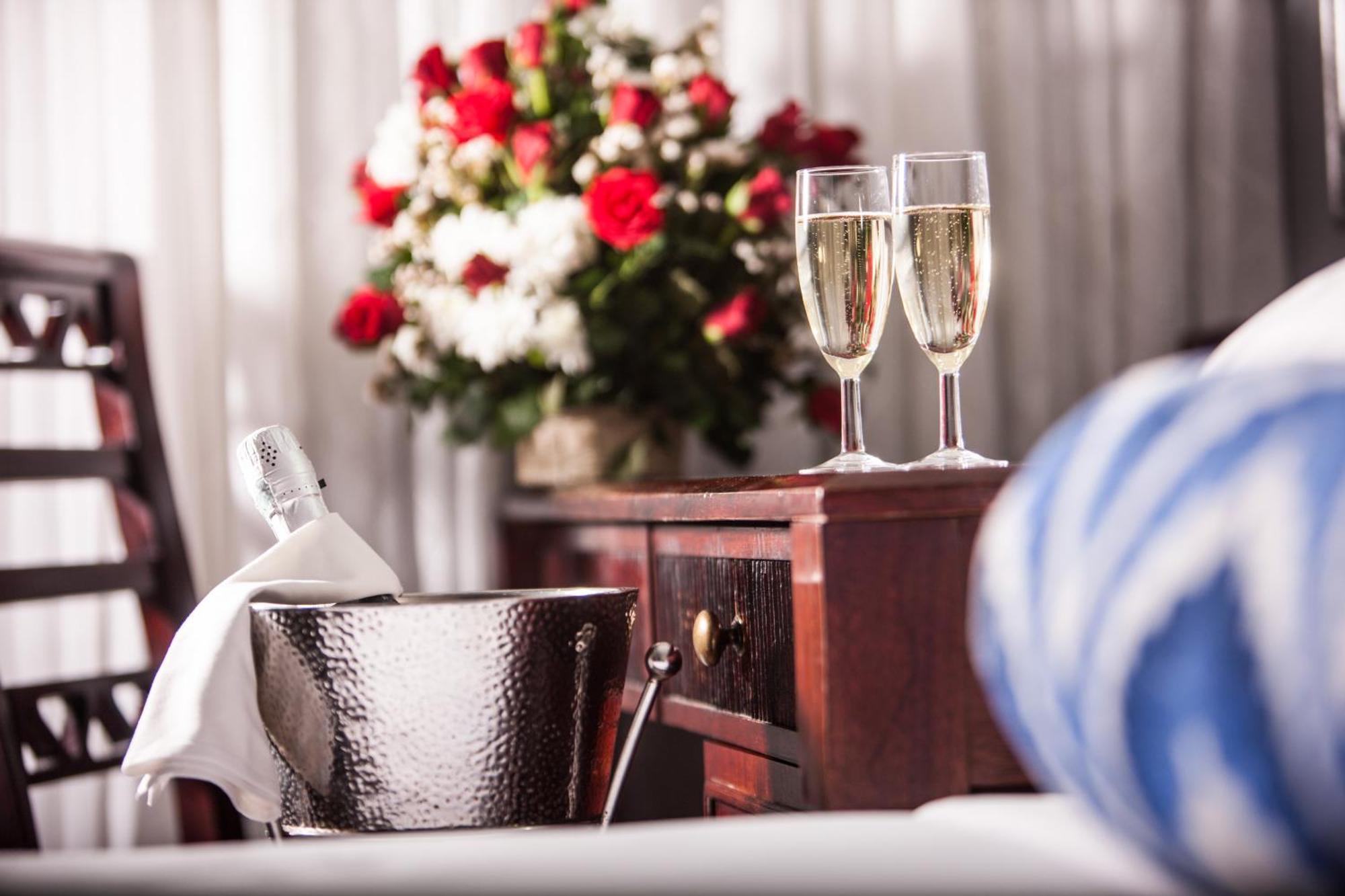 Southern Sun Dar Es Salaam Ngoại thất bức ảnh